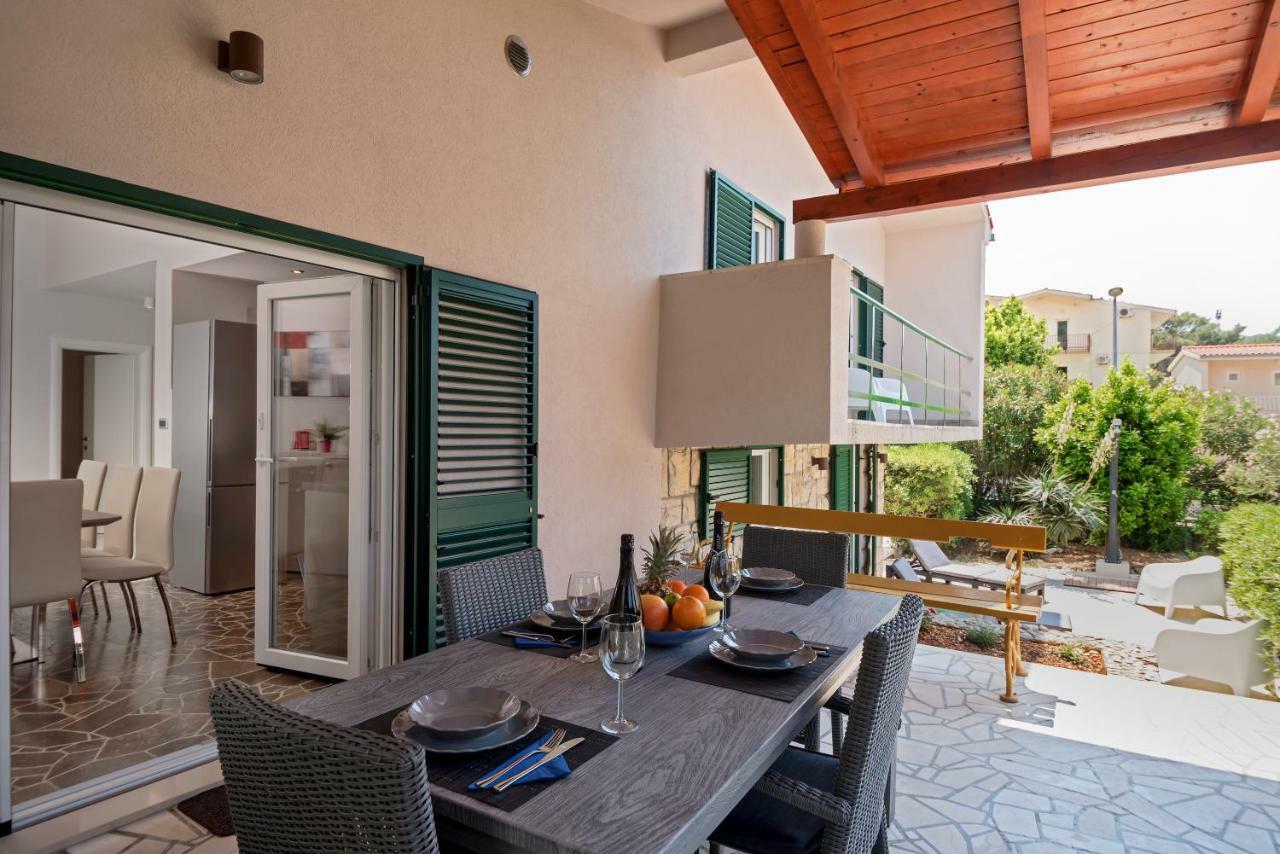 Villa Bandic Baška Voda Esterno foto